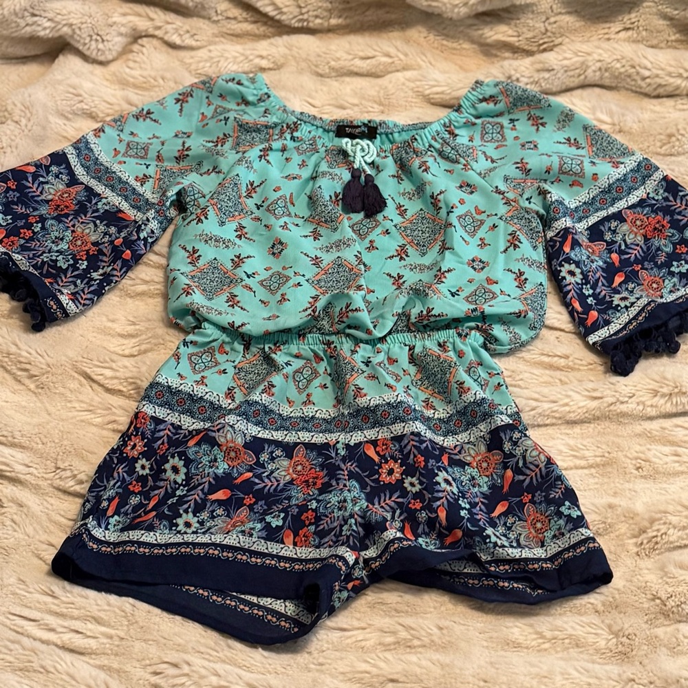 Floral Patterned Romper - Picture 2 of 4